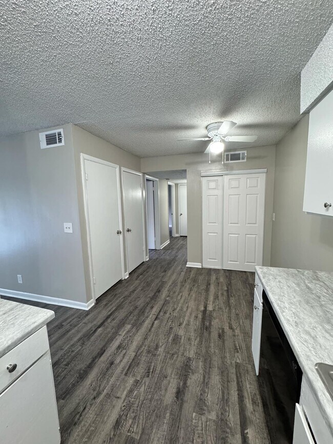 Building Photo - 4601 Packard Dr