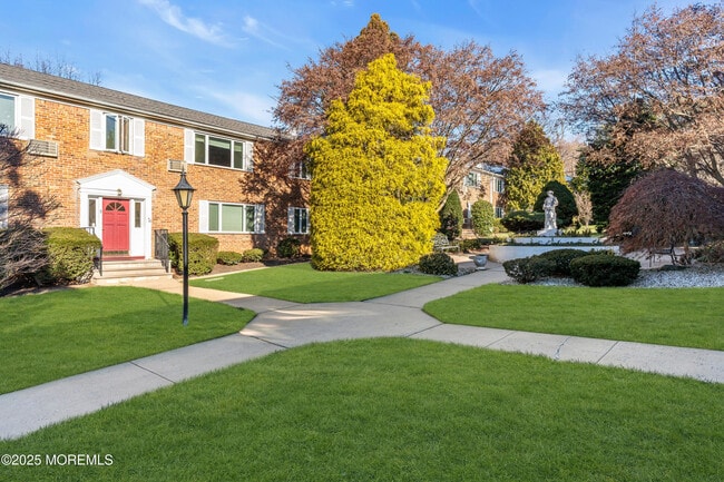 Building Photo - 283 Spring St