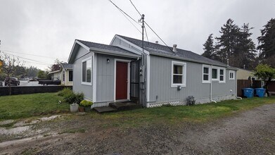 Building Photo - 2069 Holly St