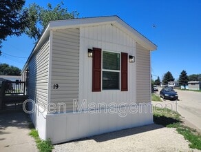 Building Photo - 19 Erin Ln