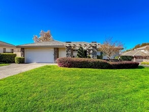 Building Photo - 945 Augusta Cir