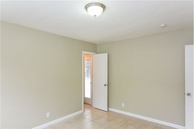 Building Photo - 2214 N 40th Ave