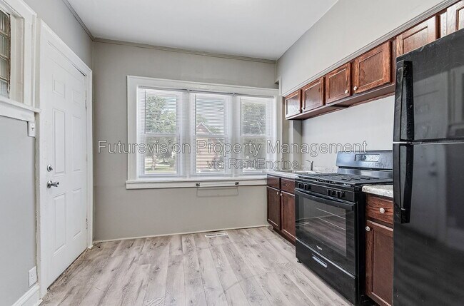 Foto del edificio - 827 W Jefferson St