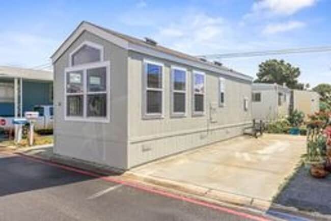 Building Photo - 1 Bed + 1 Bath HOME IN THE PLEASURE POINT ...