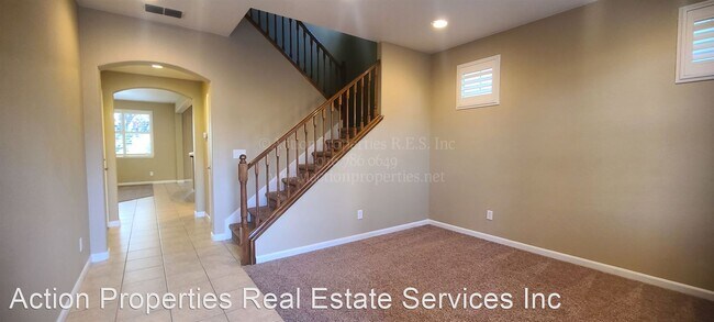Building Photo - 4 br, 3 bath House - 903 Treehowell Drive