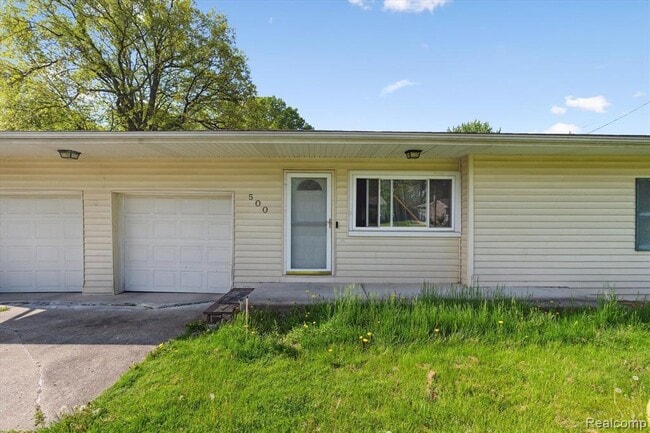 Building Photo - 500 Trombley Rd