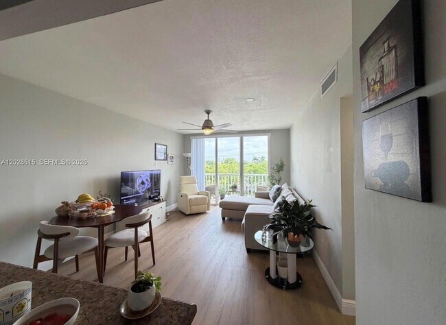 Foto del edificio - 3551 SW 9th Terrace