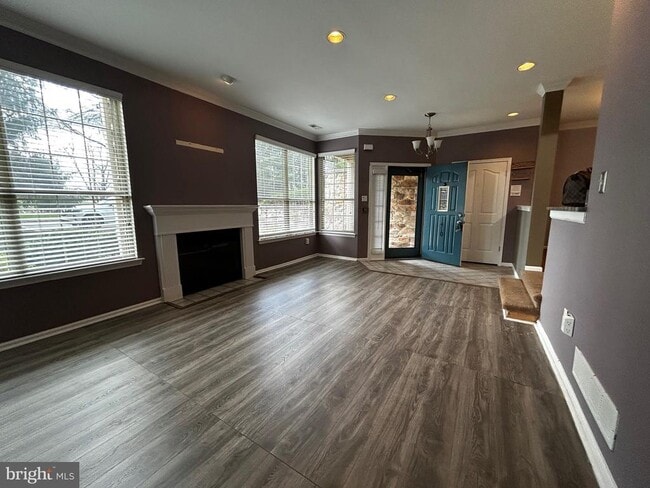 Building Photo - 1410 Stratford Ct