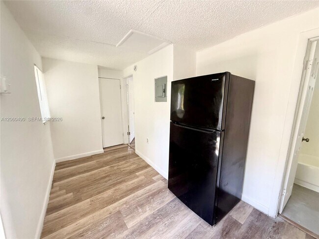 Foto del edificio - 2160 NW 29th St