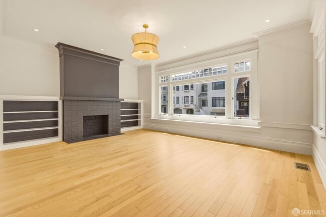 Building Photo - 244 16th Ave