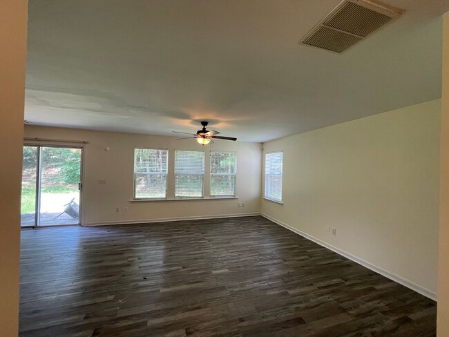 Building Photo - Home in Sable Glen for Rent - South Fulton