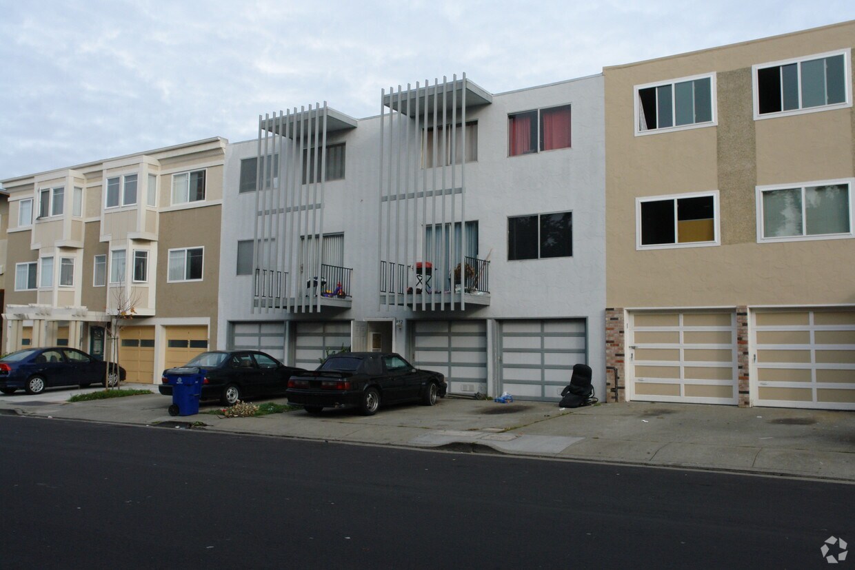 Primary Photo - 982 Nora Way