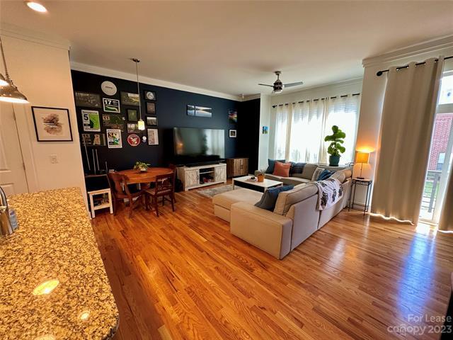 Foto del edificio - 525 Steel Gardens Blvd