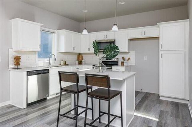 Foto del edificio - 1707 Ashwood Ave