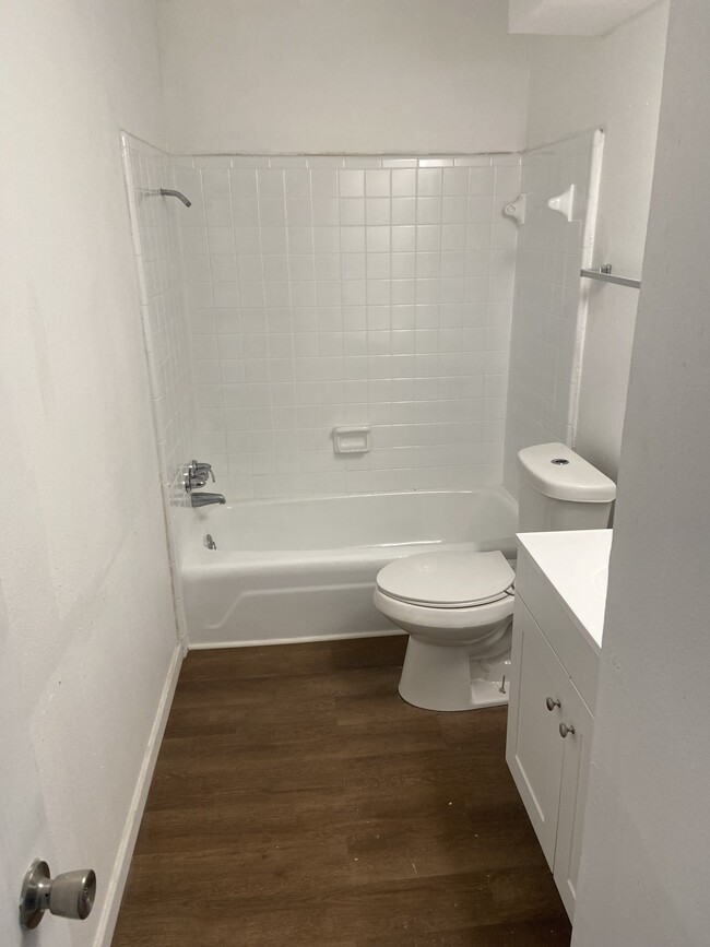 Foto del edificio - 1167 Pine St, Unit 8
