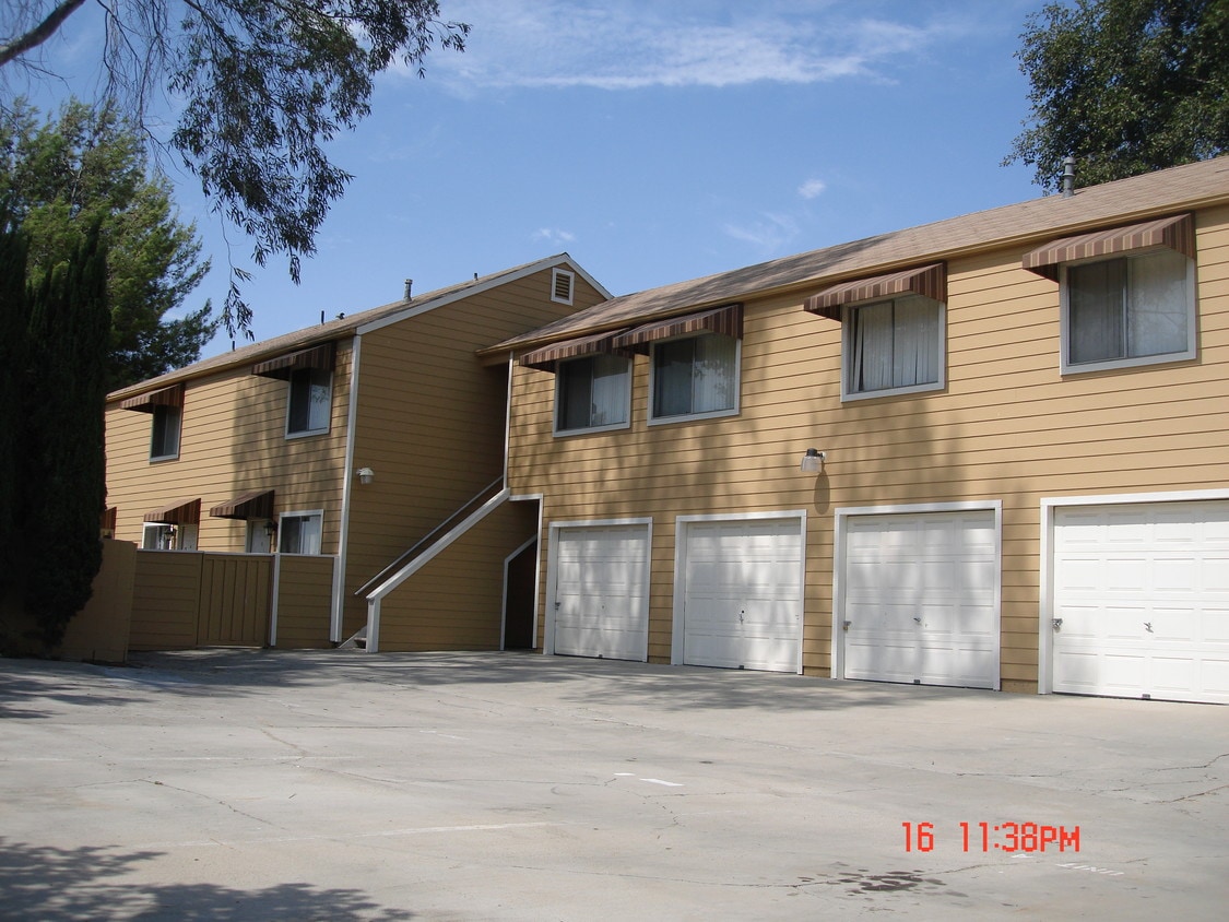 Primary Photo - 28764 Calle Del Lago