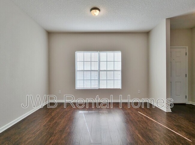 Foto del edificio - 5450 Village Pond Ct