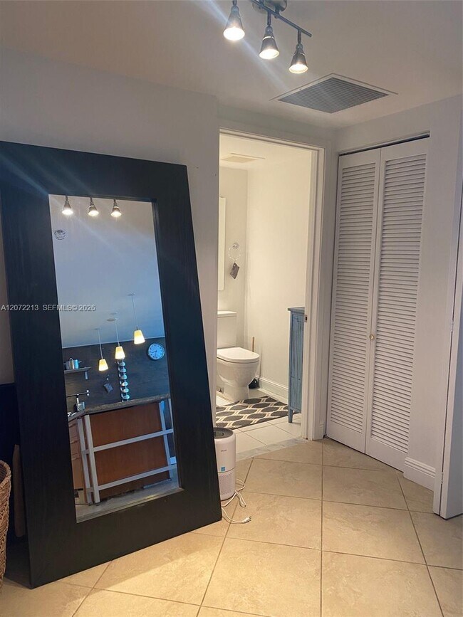 Foto del edificio - 185 SW 7th St