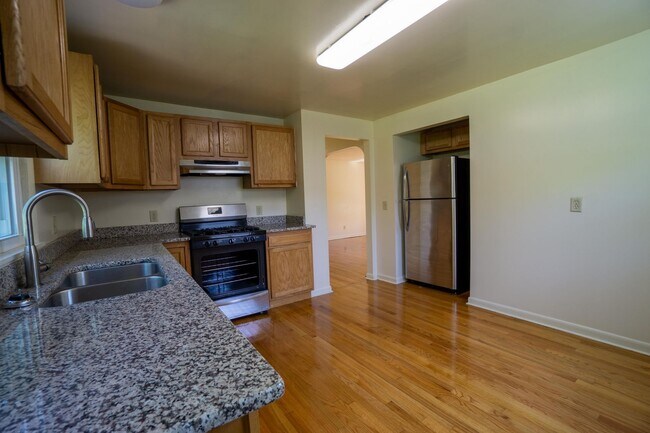 Building Photo - 1274 Westcott St