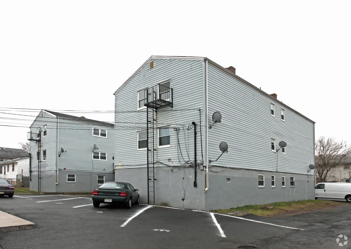Primary Photo - 284-286 Powers St