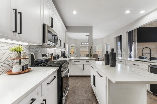 Building Photo - 4318 Raintree Ct
