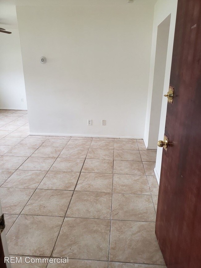 Foto del edificio - 4541 E 104th St