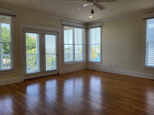 Building Photo - 114 Green Turtle Ln