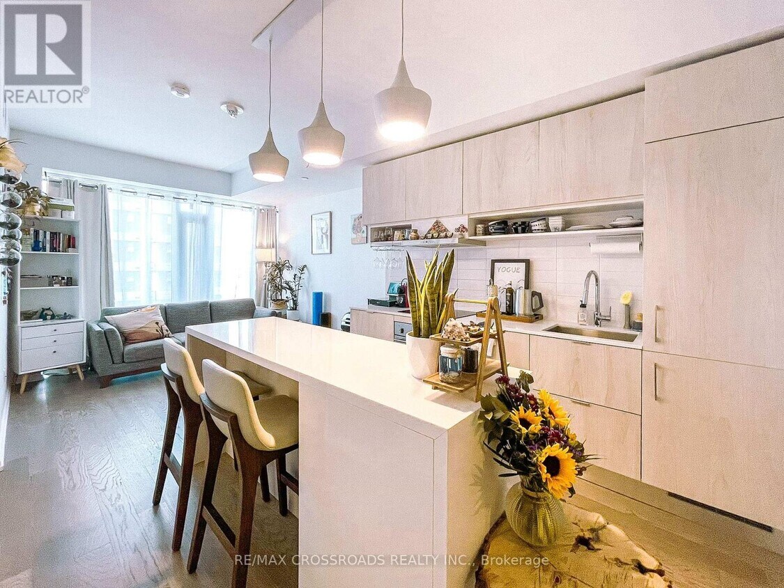 Photo principale - 5-3115 Soudan Ave