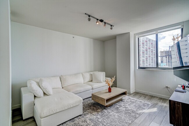 Foto del edificio - 999 SW 1st Ave