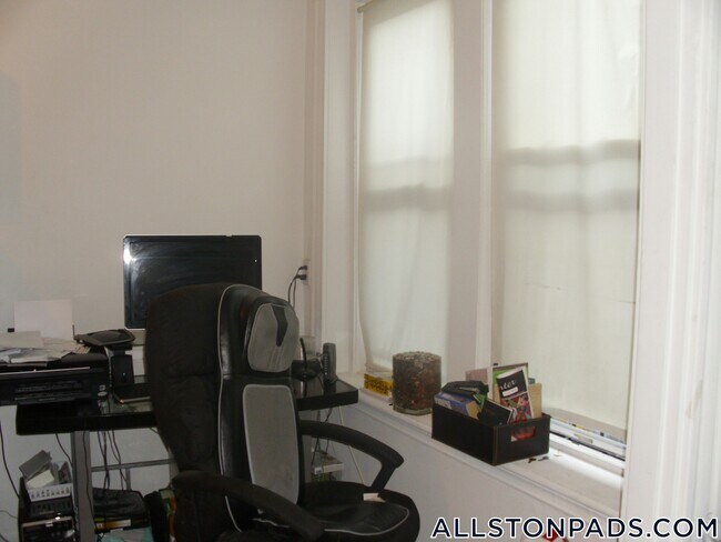 Foto del edificio - 110 Brainerd Rd