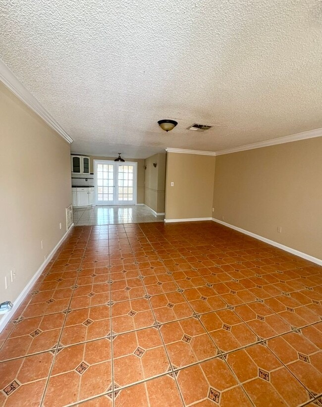Building Photo - 6707 Lenoir Dr