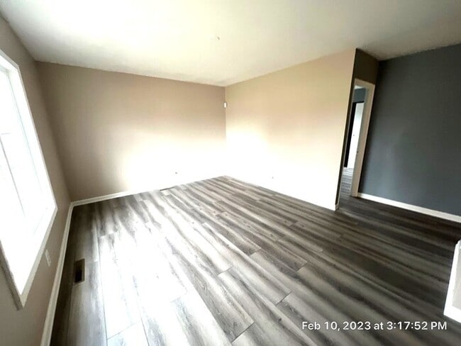 Building Photo - Southfield 3 Bedroom Home