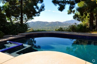 Building Photo - 490 Starlight Crest Dr