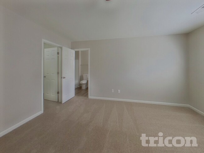 Foto del edificio - 225 Eagle Pointe Dr