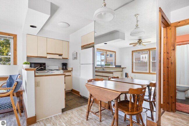 Foto del edificio - 1897 US-31