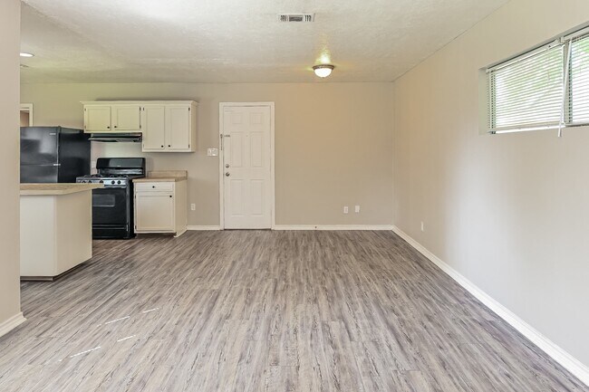 Building Photo - 712 McCardell Dr