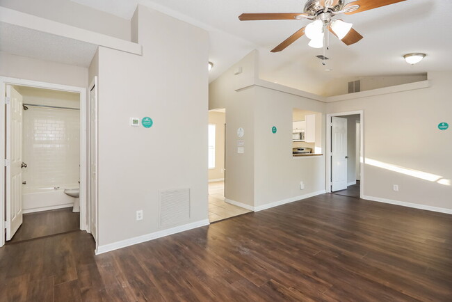 Building Photo - 12148 Woodglen Cir