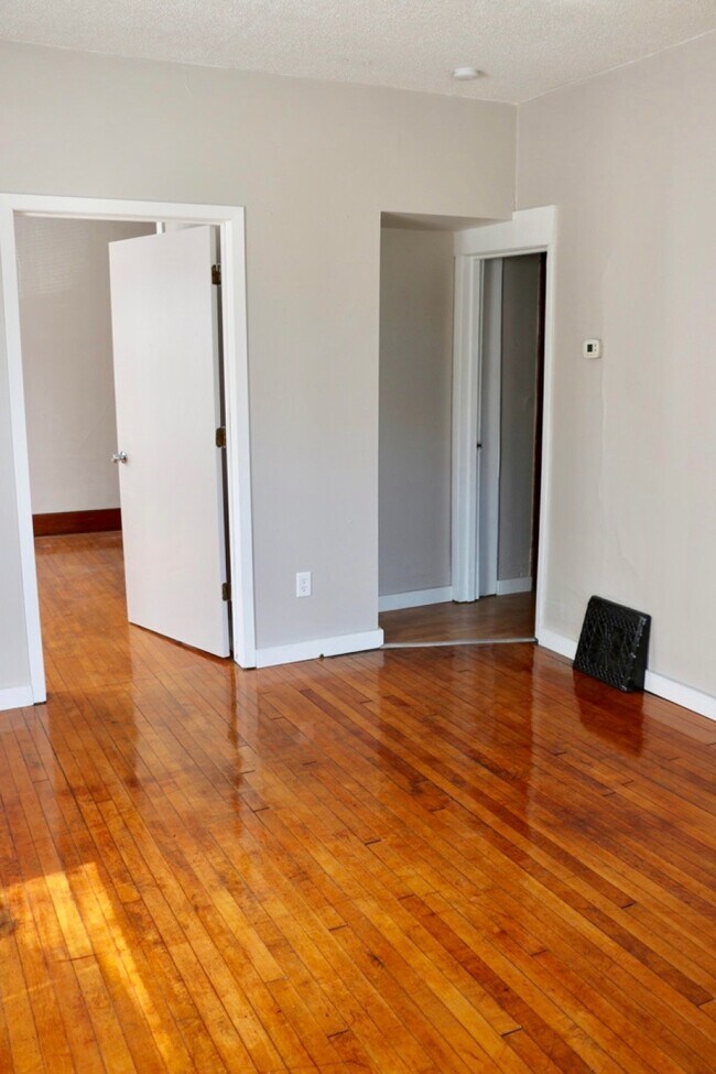 Sala de estar Nivel principal - 429 Warren St