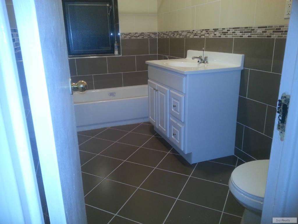 Foto principal - 2121 82nd St