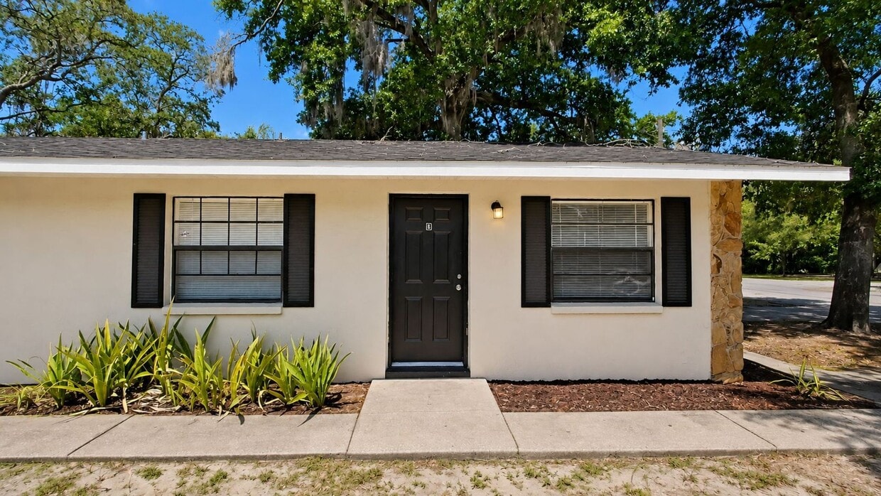 Photo - E Poinsettia Ave 921 - TA1