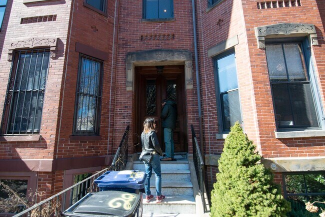 Building Photo - large 4 bed in Mission Hill