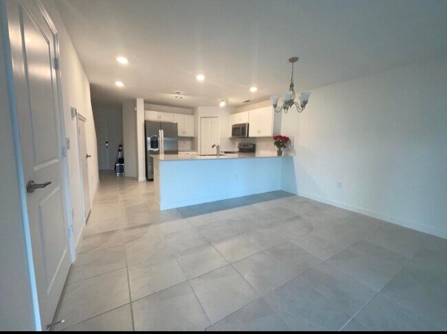 Foto del edificio - 6907 Broadwater Ln