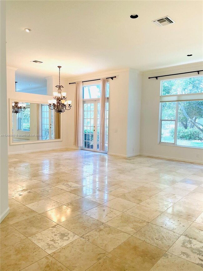 Building Photo - 2577 Bay Pointe Dr