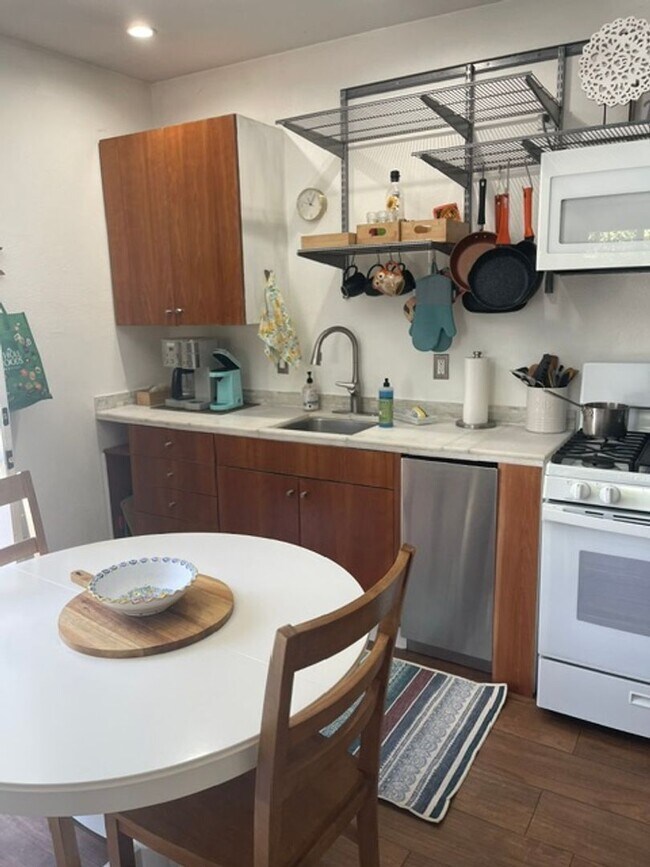 Foto del edificio - 6254 Agnes Ave