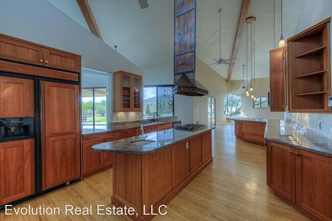 Building Photo - 6 br, 5 bath House - 6612 N. Ironwood