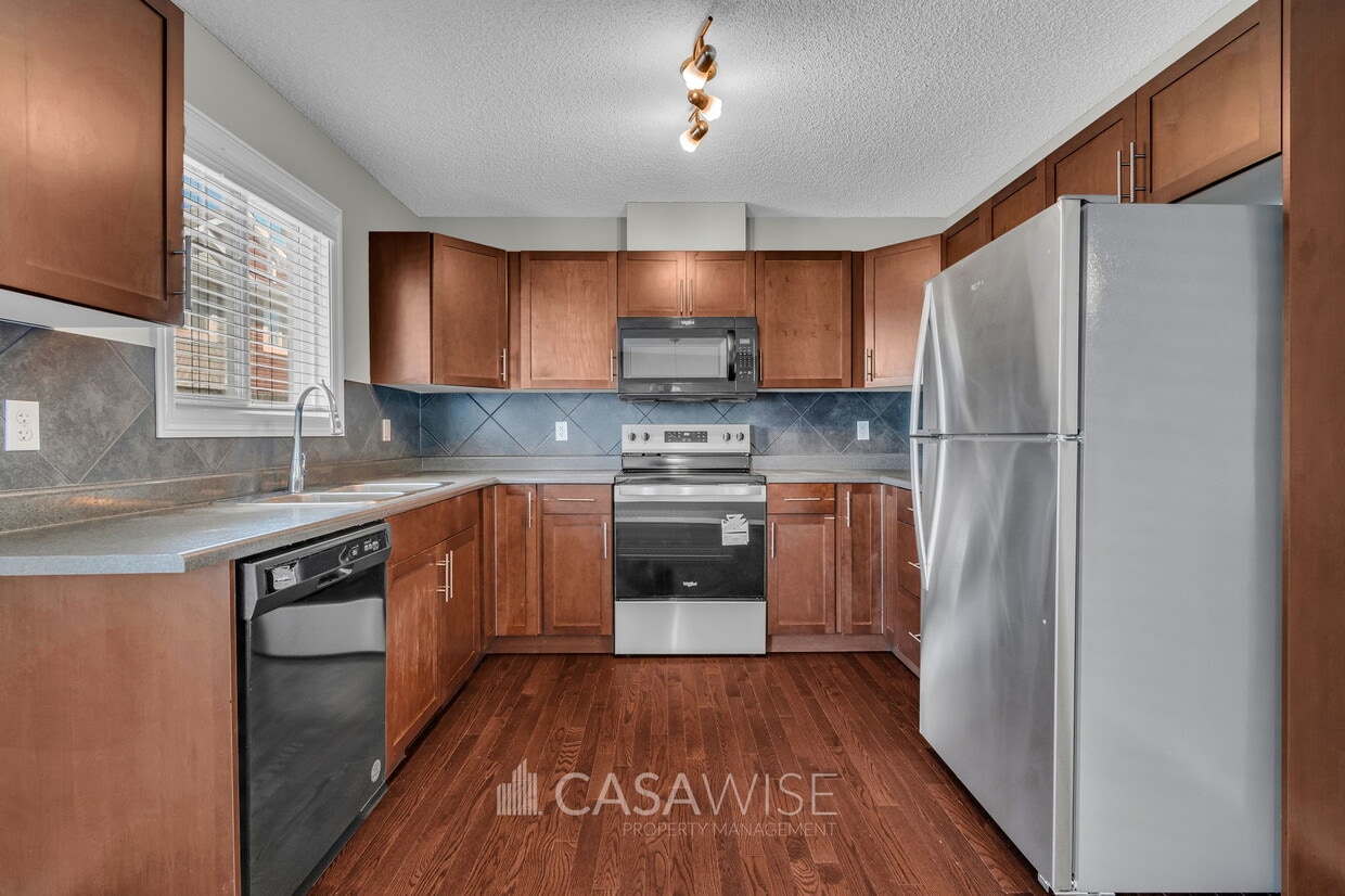 Photo principale - 655-655 Tamarack Rd NW