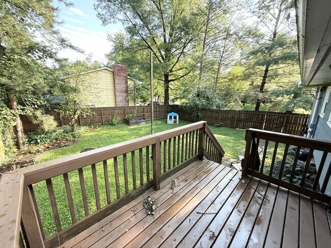 Foto del edificio - DON'T MISS THIS 4 BEDROOM HOME AVAILABLE N...