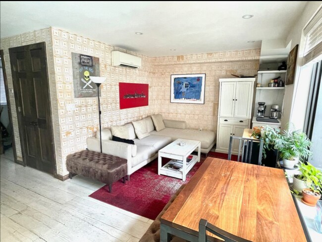Foto del edificio - 243 Leonard St