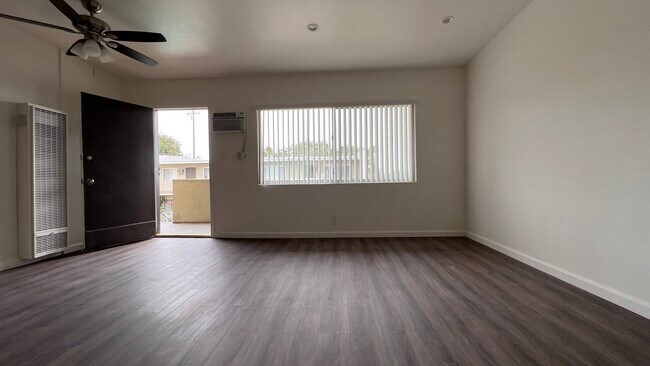 Building Photo - 1713 W Malvern Ave