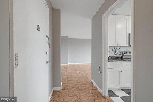 Foto del edificio - 4301 Massachusetts Ave NW